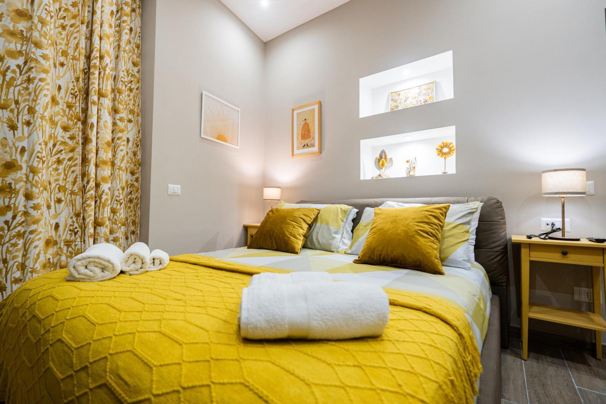 La Casa Di Bianca - Modern Suites Near Plebiscito Napoli Eksteriør billede