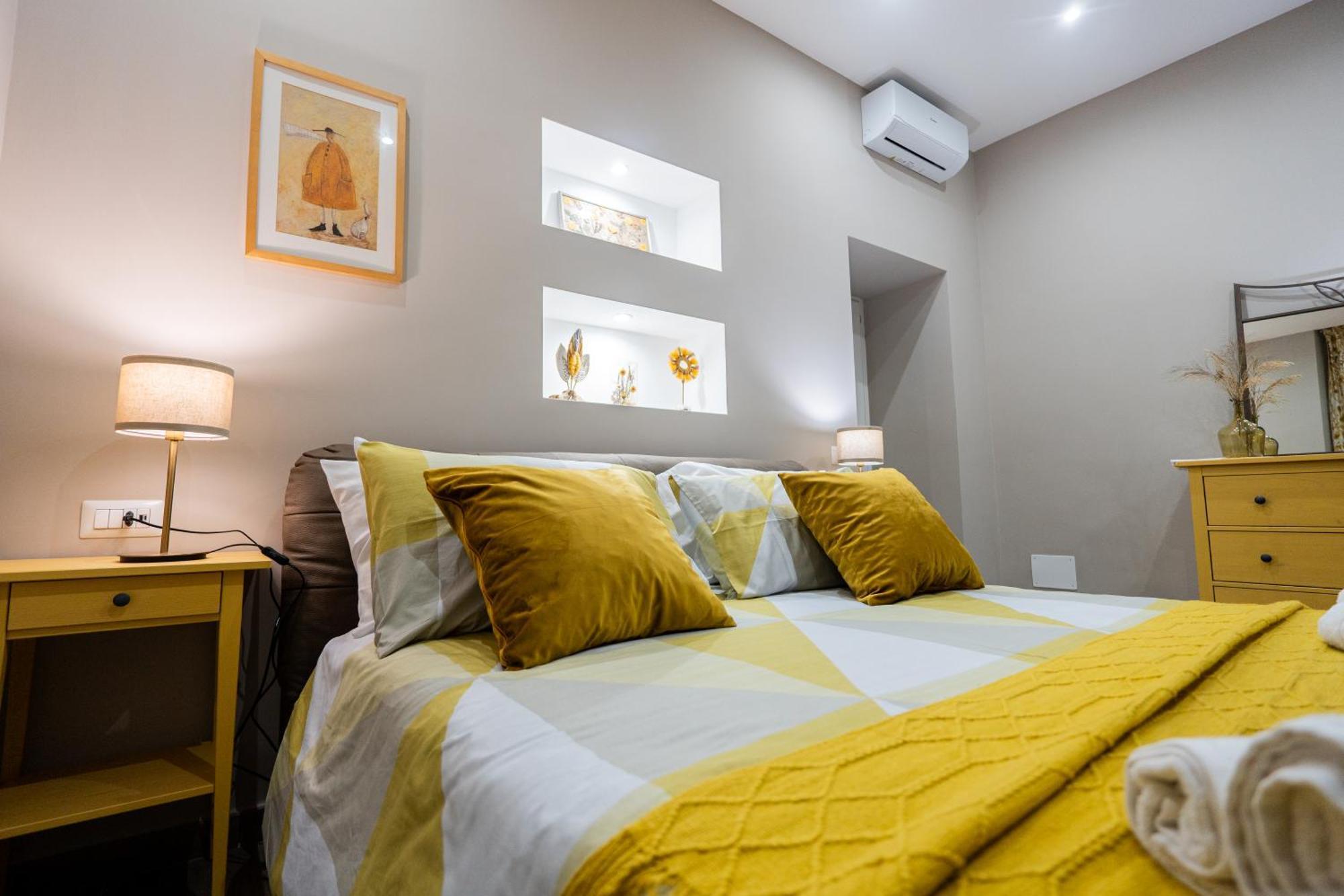 La Casa Di Bianca - Modern Suites Near Plebiscito Napoli Eksteriør billede