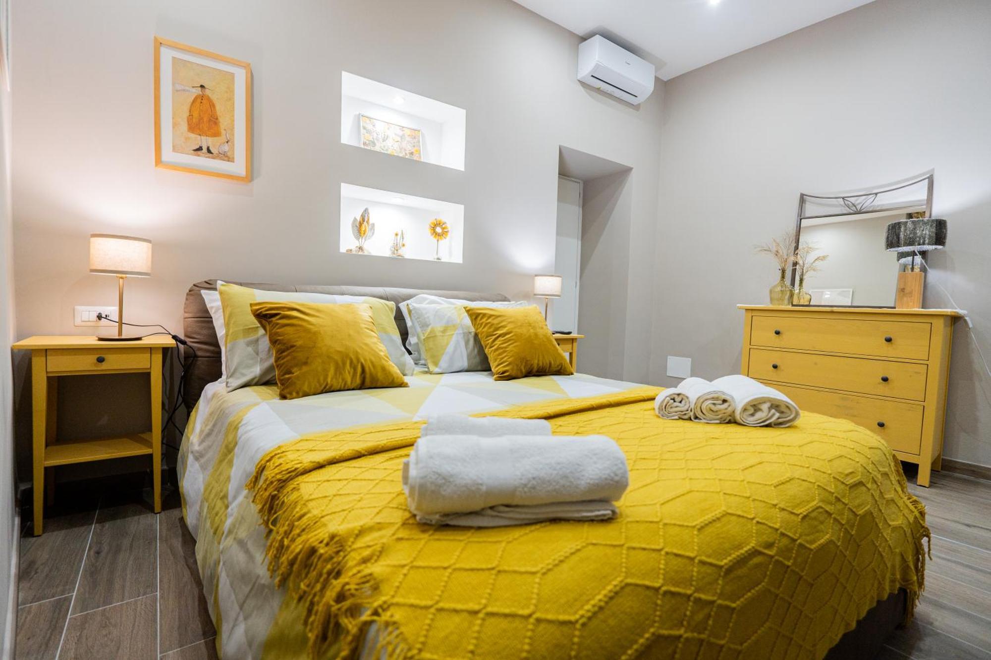 La Casa Di Bianca - Modern Suites Near Plebiscito Napoli Eksteriør billede