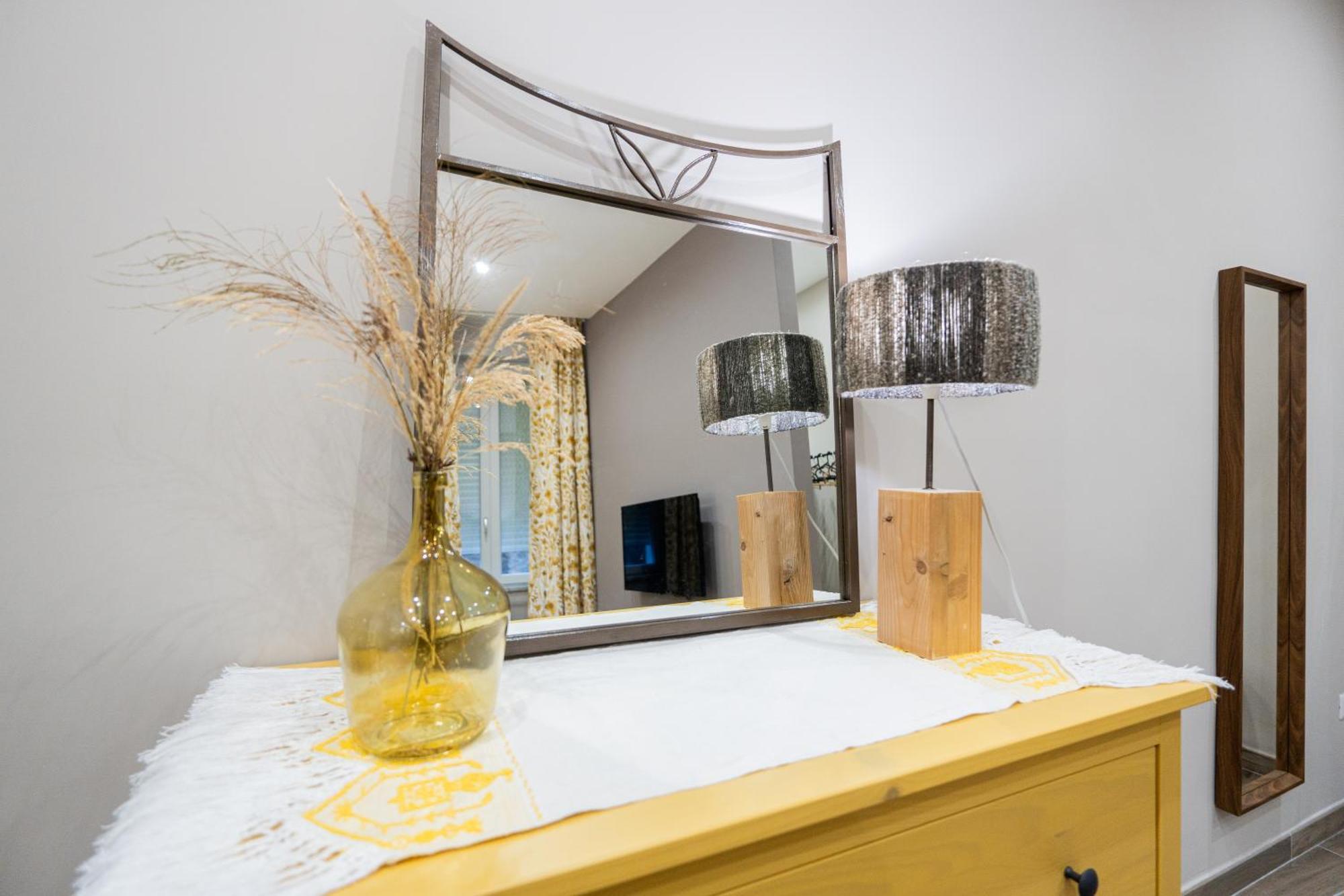 La Casa Di Bianca - Modern Suites Near Plebiscito Napoli Eksteriør billede