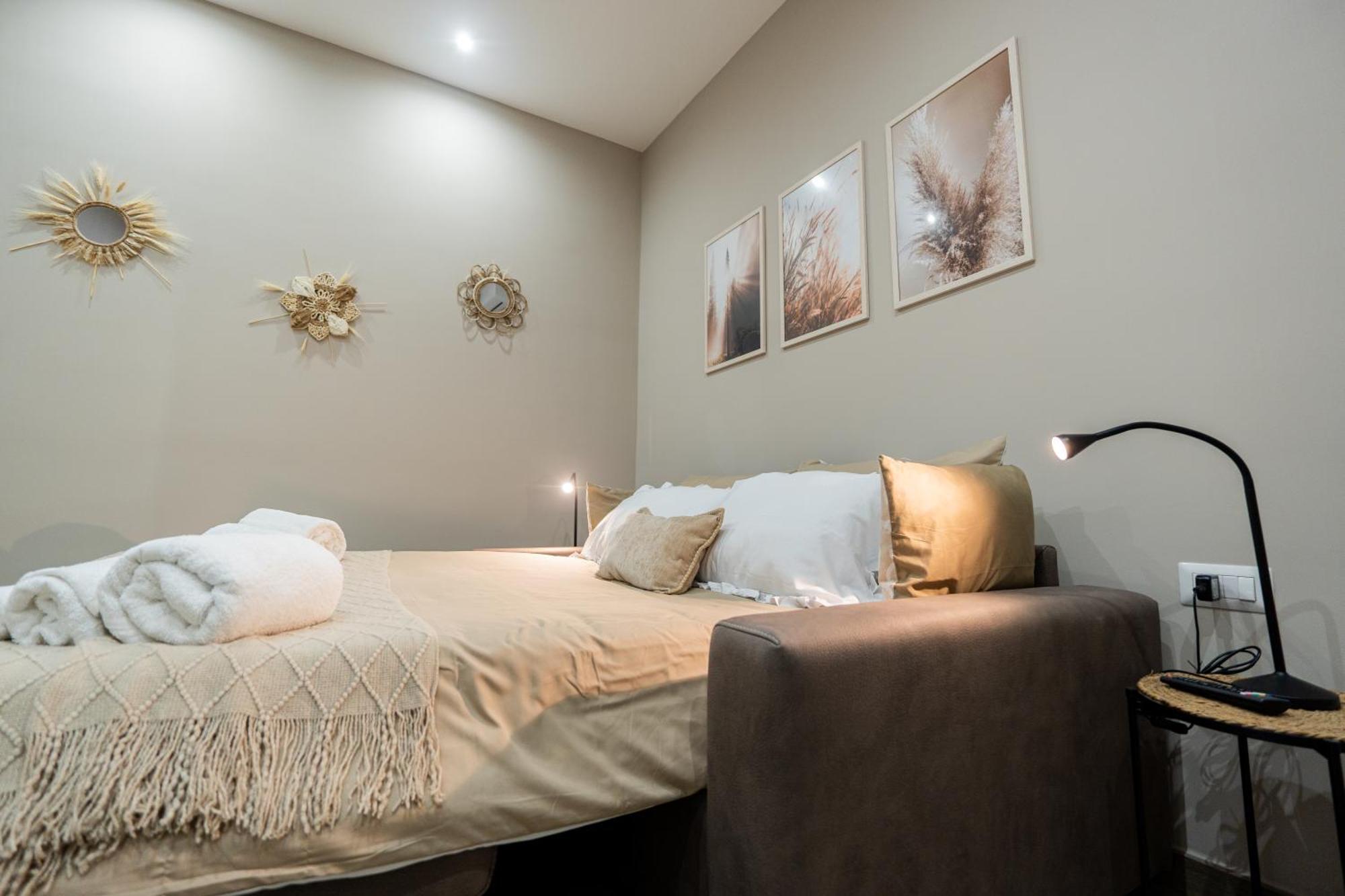 La Casa Di Bianca - Modern Suites Near Plebiscito Napoli Eksteriør billede