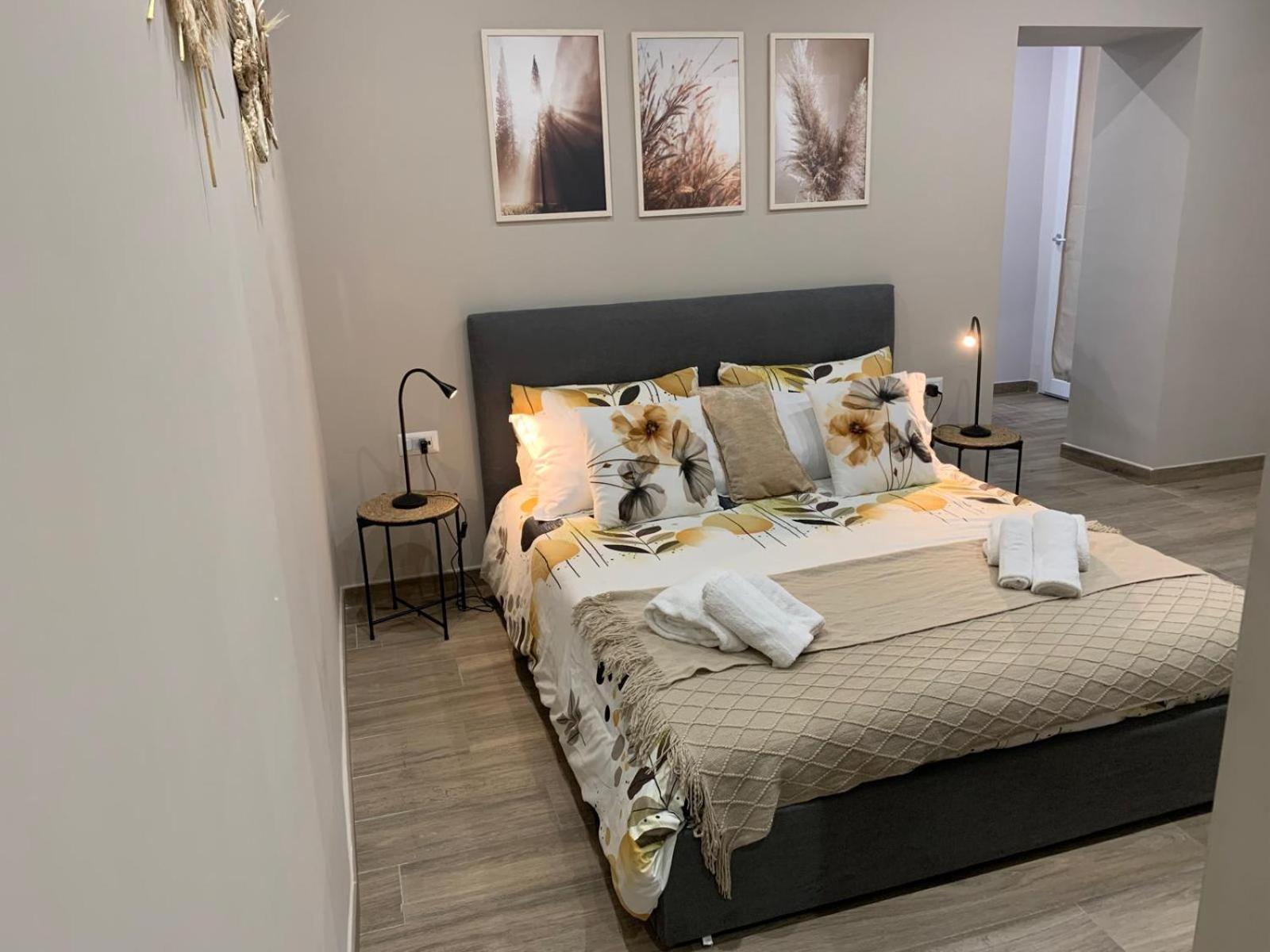 La Casa Di Bianca - Modern Suites Near Plebiscito Napoli Eksteriør billede