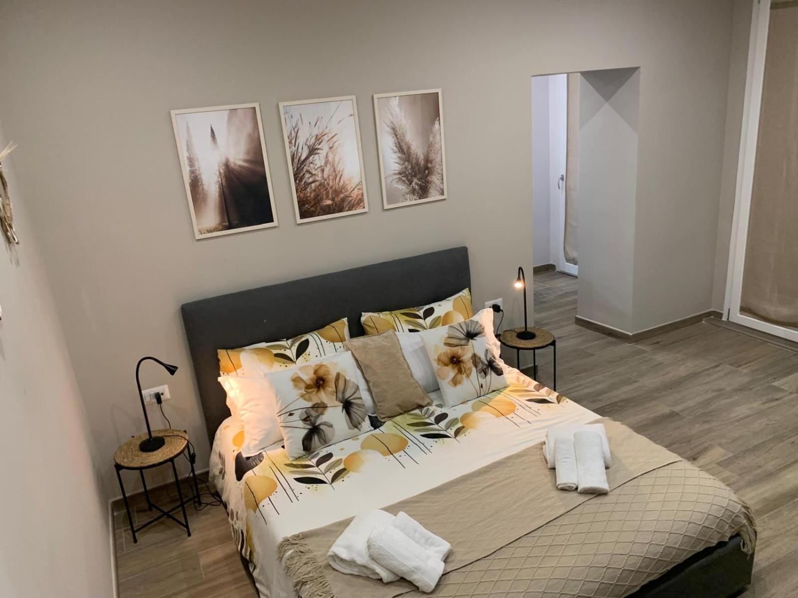 La Casa Di Bianca - Modern Suites Near Plebiscito Napoli Eksteriør billede