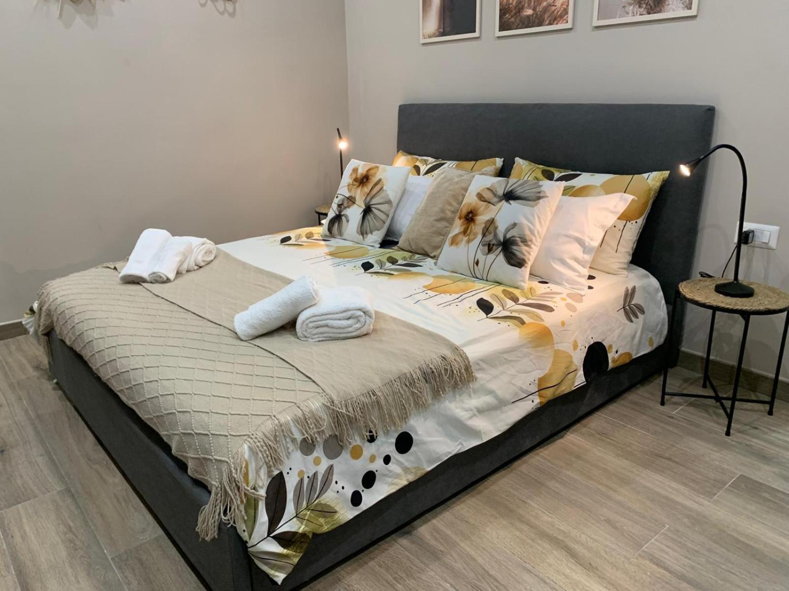 La Casa Di Bianca - Modern Suites Near Plebiscito Napoli Eksteriør billede